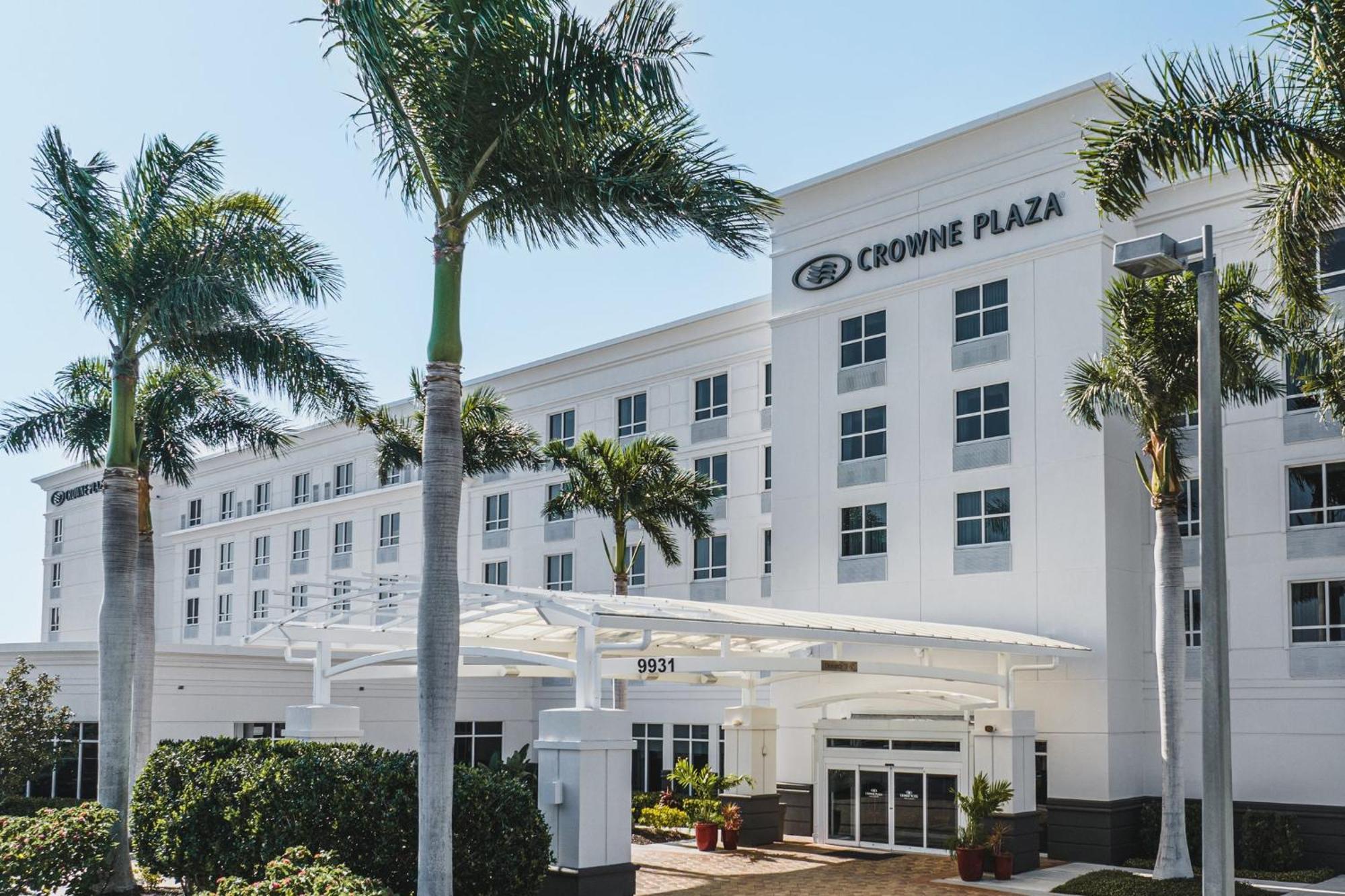 Отель Crowne Plaza Ft Myers Gulf Coast By Ihg Форт Майерс Экстерьер фото